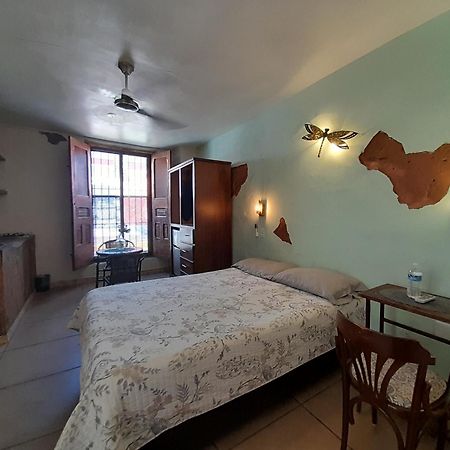 Aguacate Suites Mazatlán Eksteriør billede