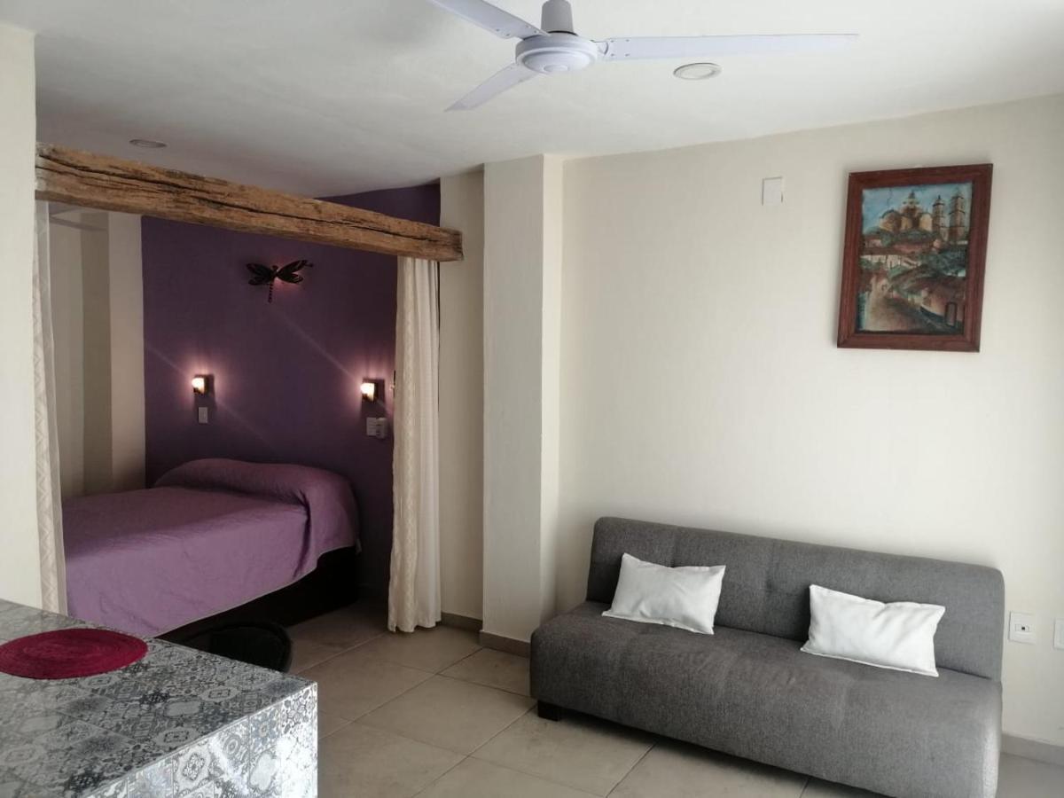 Aguacate Suites Mazatlán Eksteriør billede